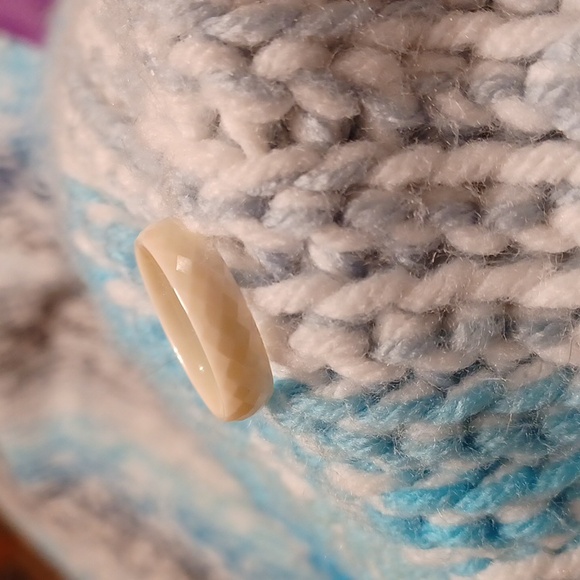 Diamond Cut Calcite Ring Band Sparkly ✨️ Size: 10 - Picture 3 of 6